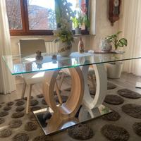 Tavolo design in vetro