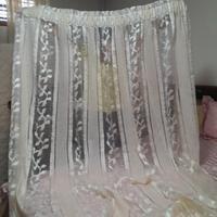 tenda per finestra ricamata 