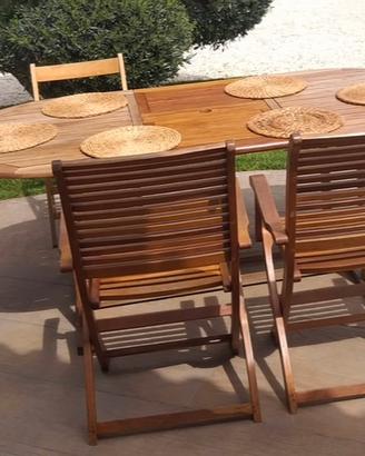 Tavolo da giardino con sedie