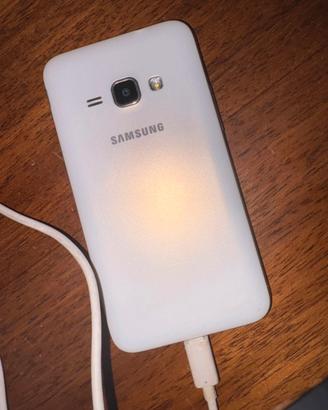 Samsung Galaxy J1 (2016)