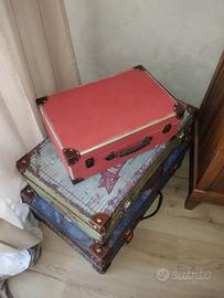 Valigie in "alluminio" di bellezza.