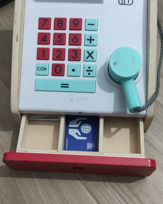 Gioco in legno, cassa