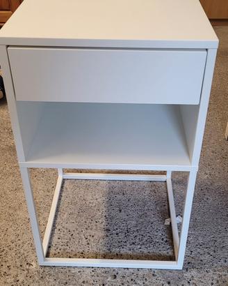 Due comodini VIKHAMMER
Comodino, bianco, 40x39 cm