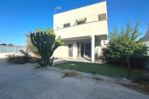 VILLA SINGOLA A TRANI