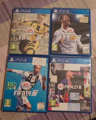 Lotto 4 Giochi FIFA per PS4 (FIFA 17, 18, 19, 21) 