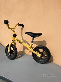 Bici srambler ducati senza pedali