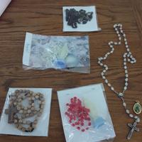 5 rosari originali Lourdes, Padre Pio, Gesù 