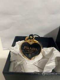 Ciondolo e portachiavi Prada