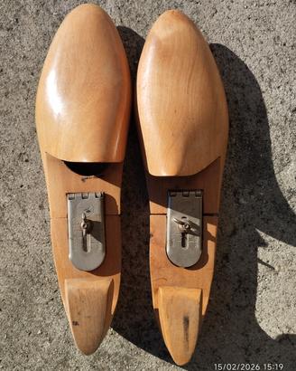 forme da calzolaio in legno anni 50 
