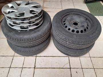 cerchi in ferro con pneumatici