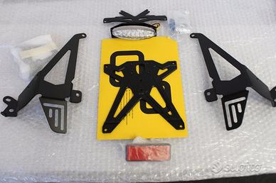 Portatarga regolabile CBR600RR (07-13)
