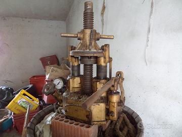 Torchio a spinta finale idraulica, manuale