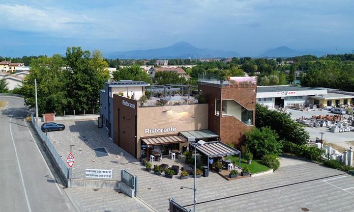 NEGOZIO A PESCHIERA DEL GARDA