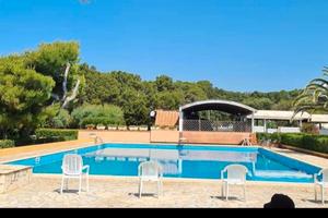Bel mono balcone fronte mare in Residence, piscina