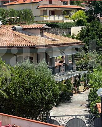 Villetta Trifamiliare Formia [Cod. rif A57VRG]