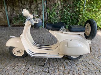 Vespa faro basso Vendita in Moto e scooter in Campania