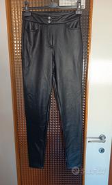 Pantaloni similpelle 