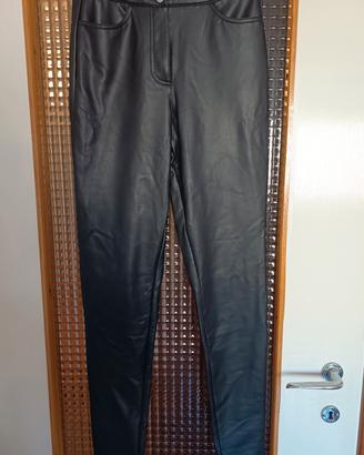 Pantaloni similpelle 