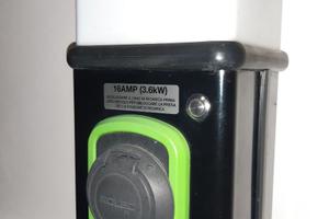 Colonnina ricarica auto elettrica