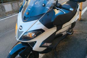 scooter Aprilia 300SR Max