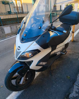 scooter Aprilia 300SR Max