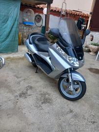 Piaggio x8 200cc
