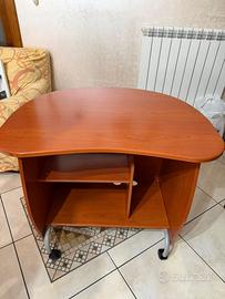 Scrivania per computer