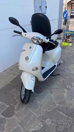 Vespa 125