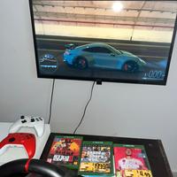 Xbox one con volante e 2 pad originali e giochi