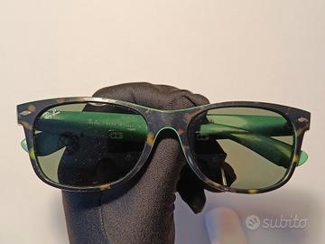 Occhiali da sole Ray-Ban RB2132 New Wayfarer
