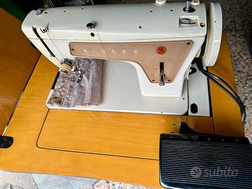 Macchina da cucire Singer 239 elettrica in mobile