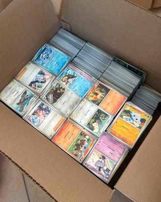 Lotto carte Pokemon da 500 carte senza doppie