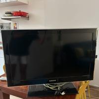 TELEVISIONE + FIRESTICK AMAZON