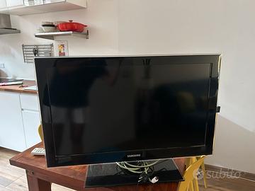 TELEVISIONE + FIRESTICK AMAZON