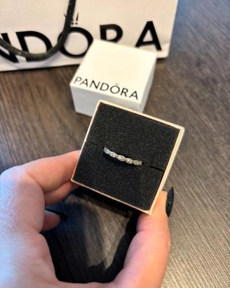 Anello Pandora con Scatola e Shopper - Come Nuovo
