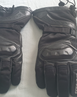 Guanti moto