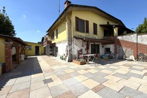 PORZIONE DI BIFAMILIARE A BONEMERSE