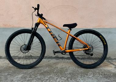 Bici mountain bike trek x caliber wheelie mafia Biciclette In