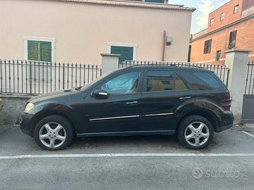Mercedes ML 320 CDI 2006-130.000km fiancata rotta