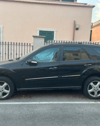Mercedes ML 320 CDI 2006-130.000km fiancata rotta