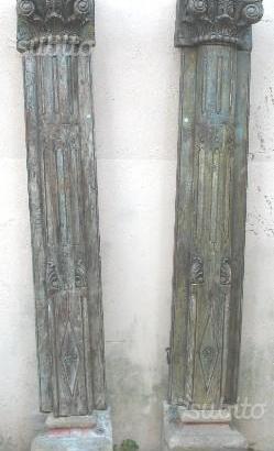 Coppia colonne legno-pietra
