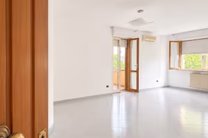Ampio appartamento luminoso con cantina