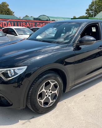 Alfa Romeo Stelvio 2.2 Turbodiesel 160 CV AT8 RWD 