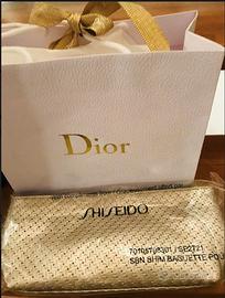 LE pochette di DIOR Shiseido Guess Chanel