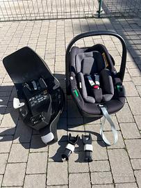 Ovetto Maxi-cosi pebble 360 + base family fix 360