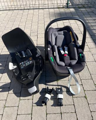 Ovetto Maxi-cosi pebble 360 + base family fix 360