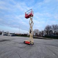 Piattaforma a pantografo JLG 1930