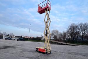 Piattaforma a pantografo JLG 1930