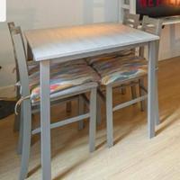 Tavolino con 4 sedie