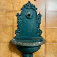 Fontana  di ferro con rubinetto in ottone